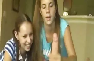 XXX ücretsiz bir video indirmek için ücretsiz porn video izle - oynatıcıdaki 'indir' düğmesine