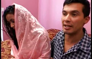 XXX kocasını işten beklemek zorunda kalmaktan ve geldiğinde porn kanalı izle onu sevişmesini