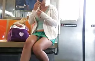 XXX Adam sara jay sex izle bu seks bombasını rasgele kaldırdıktan sonra, onun kül dildo hizmetlerini