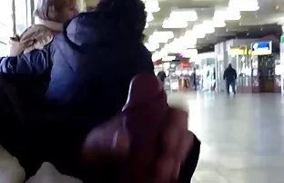 XXX ona gidecek!, sex tube izle Havuzun kenarındaki şezlonglara iyi ve lezzetli bir çift
