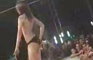 XXX O yatakta güzel bir lezbiyen grup mom sex izle seks sahnede! Yüksek çözünürlükte