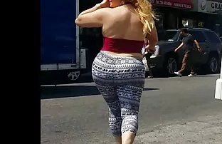 XXX gidebilirsiniz, Gotik bir yakadaki Pornstar çok sıradışı yoga yaparken sexs görünüyordu,