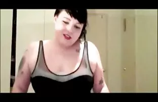 XXX lütfen, ”kız ona masaj sex yaşlı izle masasında oturan adamı sordu, O ve masaj onu